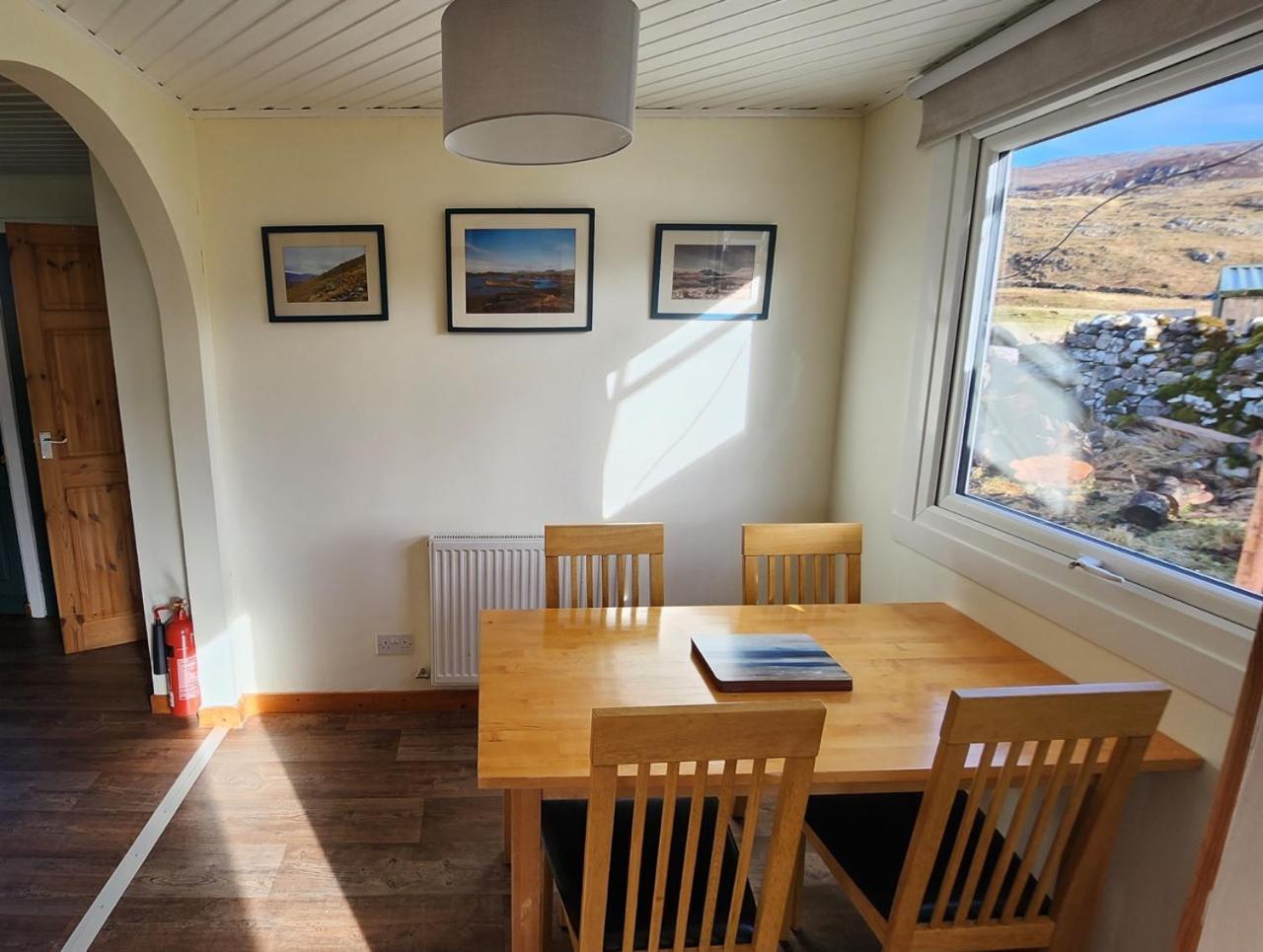 Inchnadamph Explorers Lodge エクステリア 写真