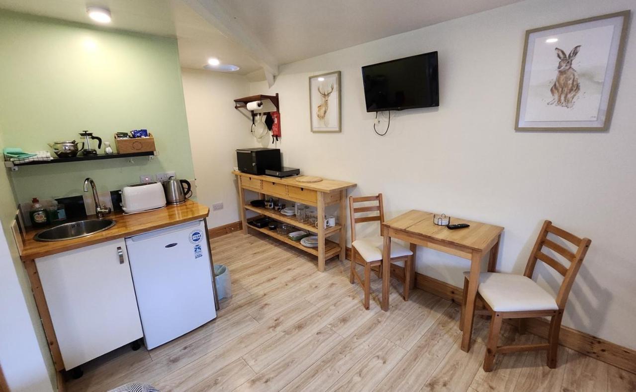 Inchnadamph Explorers Lodge エクステリア 写真