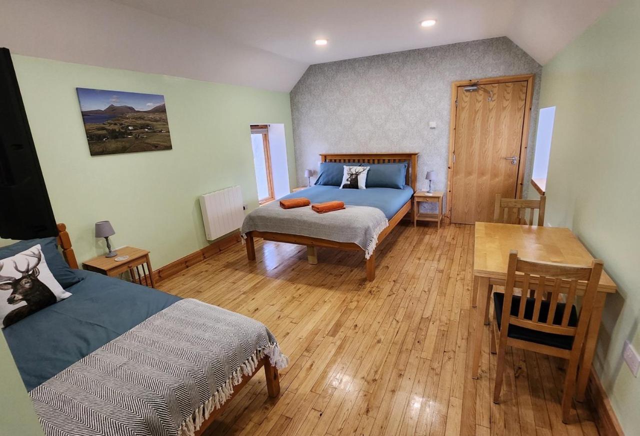 Inchnadamph Explorers Lodge エクステリア 写真
